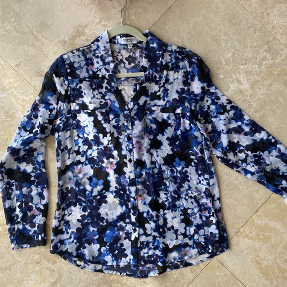 Express Blue and Black Floral Blouse - Picture 3 of 9